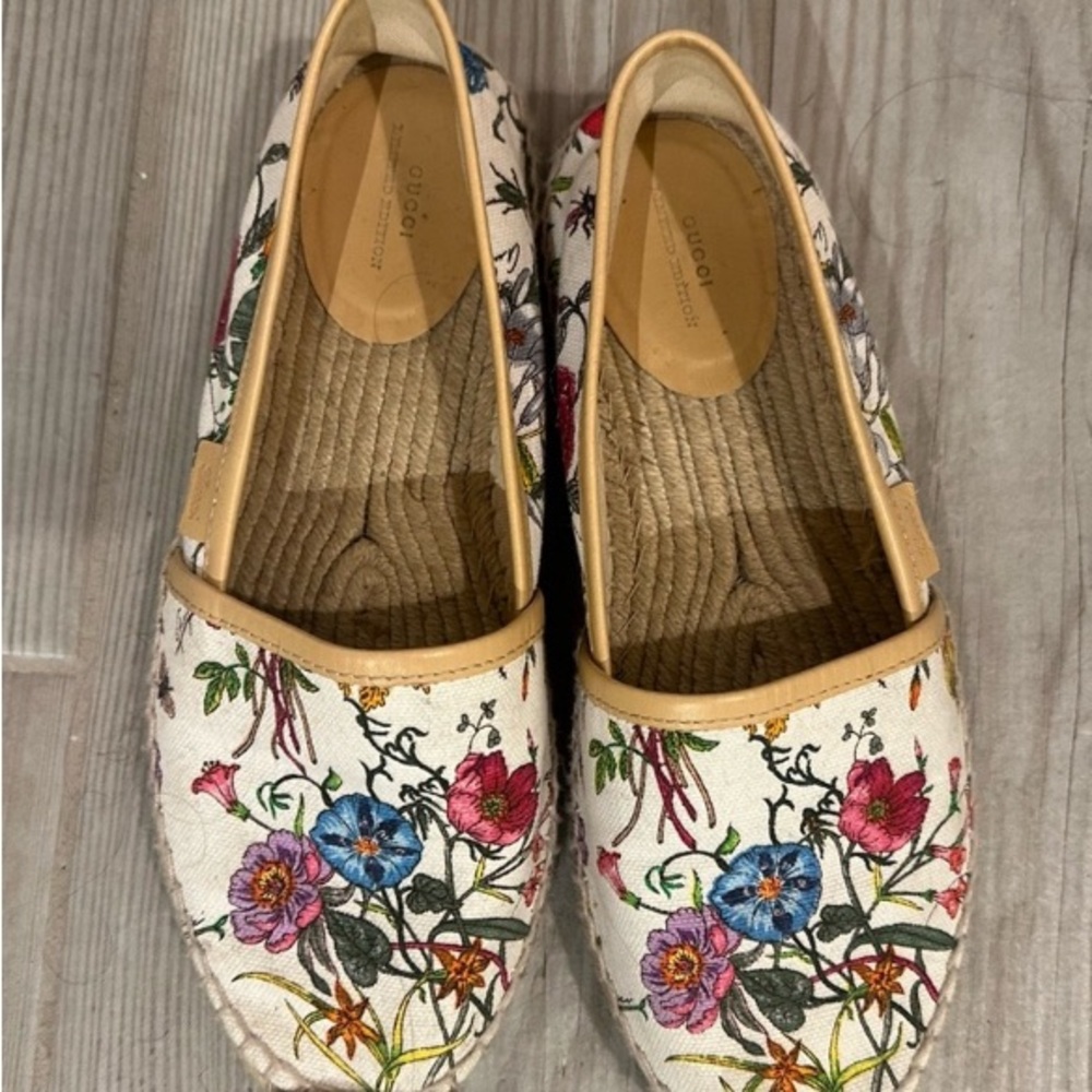 Gucci Floral Espadrille Flats - Multicolor